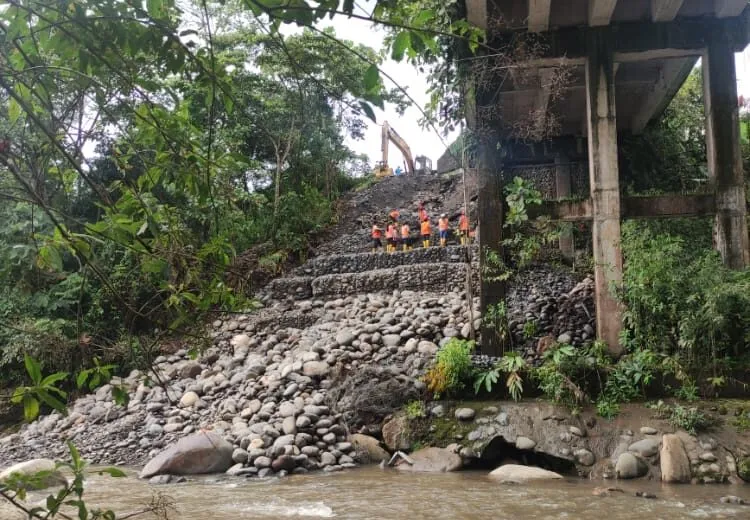 ¿Qué pasa con los puentes en Pastaza?