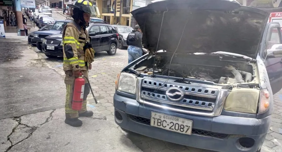 Incendio vehicular en Puyo