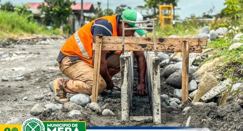 Mera-Infraestructura sanitaria y asfaltado de Madre Tierra