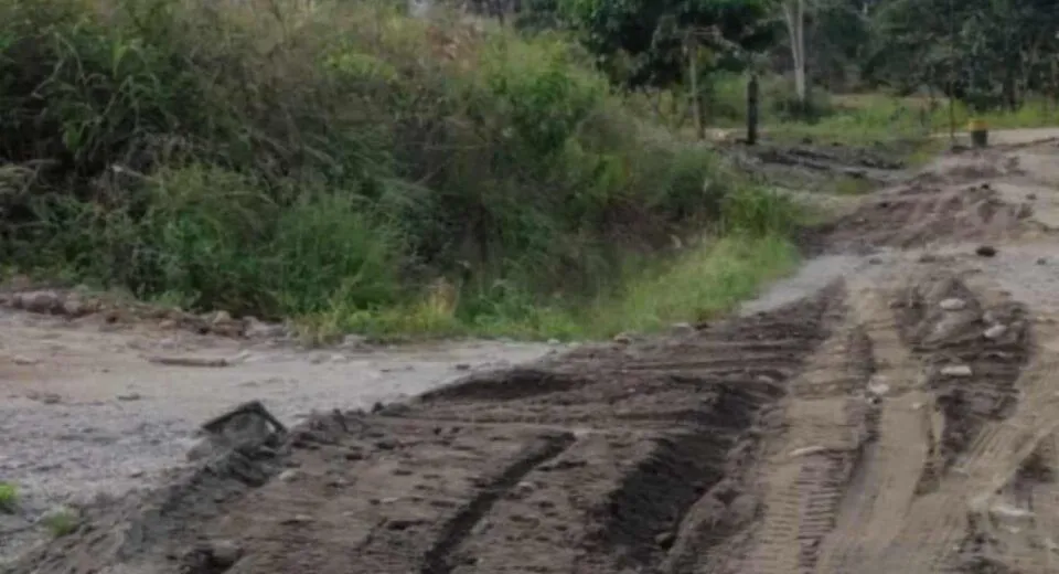 Opinión sobre la falta de mantenimiento del GAD Municipal en el ingreso a Unión Base