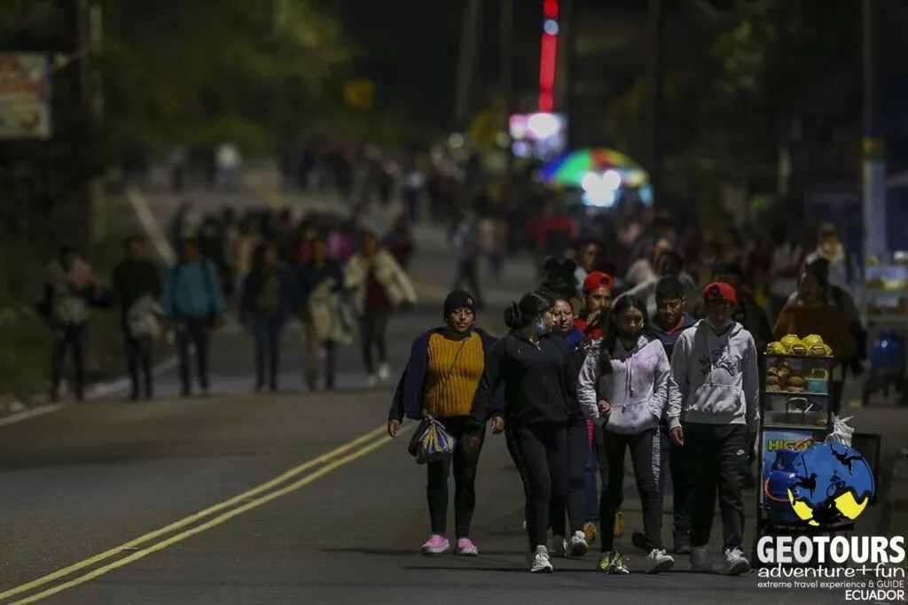 Cierre de la vía ambato - puyo por la caminata de la fe 🚨.