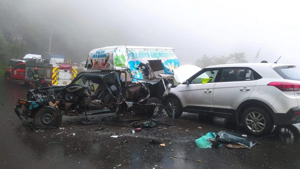 Fuerte accidente en la vía Puyo Baños