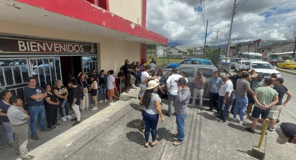 Padre de víctima en accidente de helicóptero exige respuestas y ayuda internacional