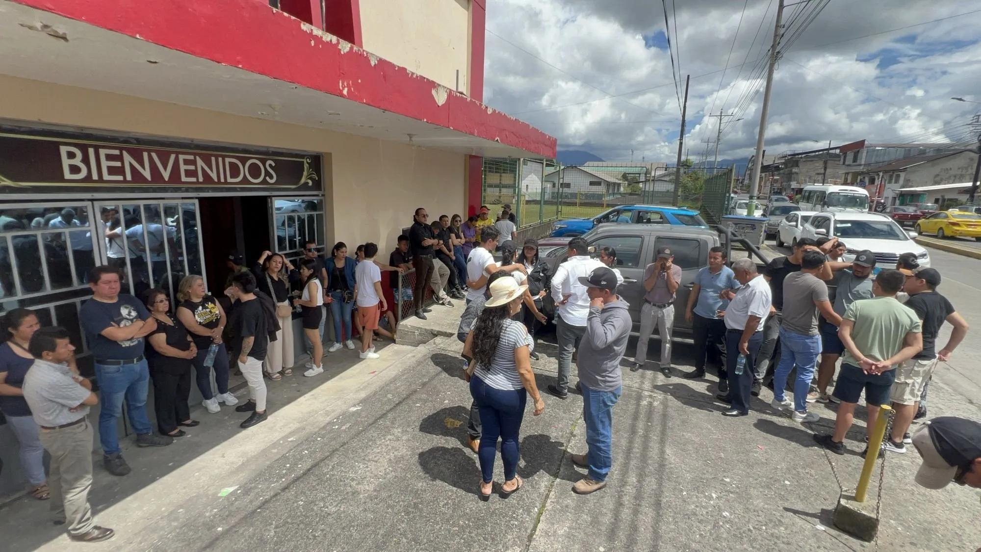 Padre de víctima en accidente de helicóptero exige respuestas y ayuda internacional