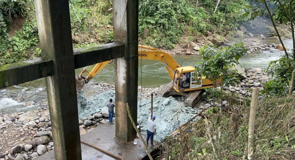 Trabajos en el puente en Bellavista avanzan a pesar de inconvenientes