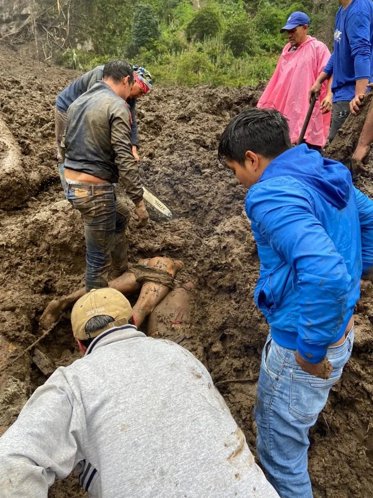 6 personas fallecidas y 30 desaparecidos en Río Verde tras Aluvión