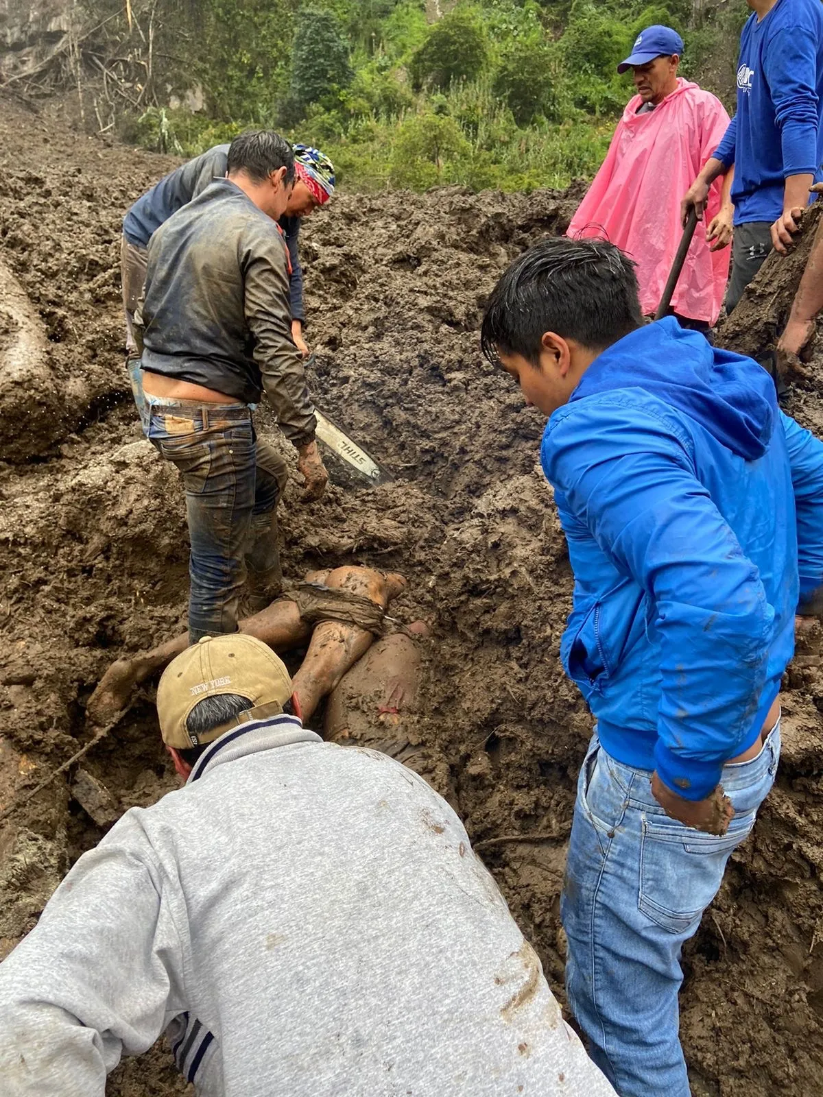 6 personas fallecidas y 30 desaparecidos en Río Verde tras Aluvión