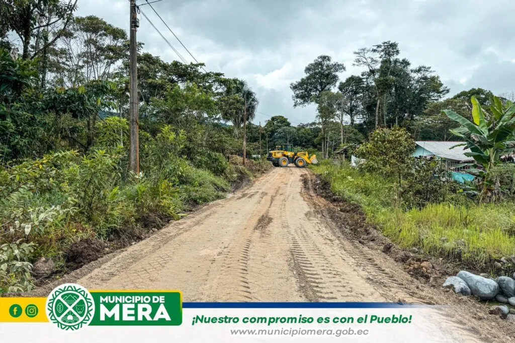 Mantenimiento vial en Sicha Puma-Mera