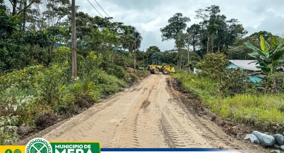 Mantenimiento vial en Sicha Puma-Mera