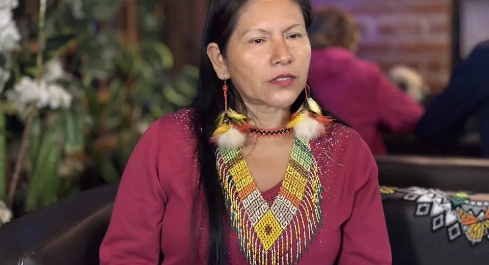 María Shacay: La Voz Shuar que Conquista el Mundo con su Arte y Tradición Ancestral