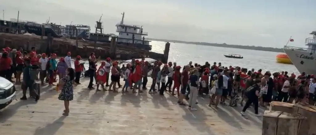 [COP30] #Belém_Brasil 🚢 Desde el puerto Beer la previa a una de las actividades de la #COP30 Hoy una marcha de barcos en el Río Guamá Corape DW Akademie América Latina